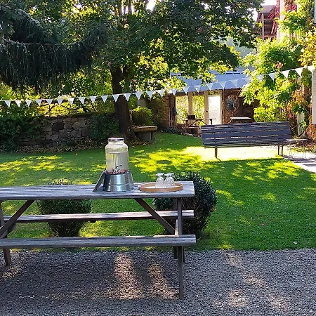 Maison d'hôtes De Campagne Les Eydieux, Petits Dejeuners Inclus