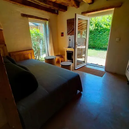 De Campagne Les Eydieux, Petits Dejeuners Inclus Guest house